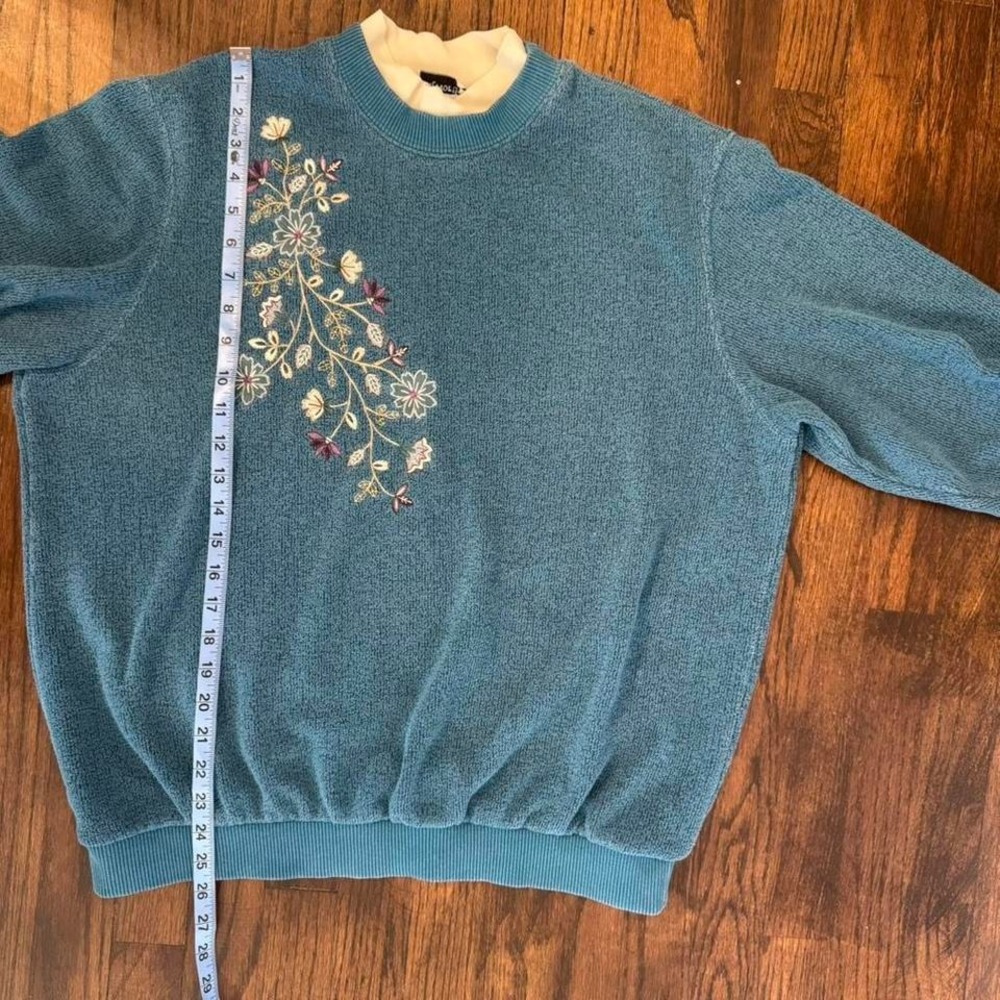 Bon Worth Blue Crewneck with Purple Embroidered Flower Sweater Size XL Vintage - Picture 7 of 8